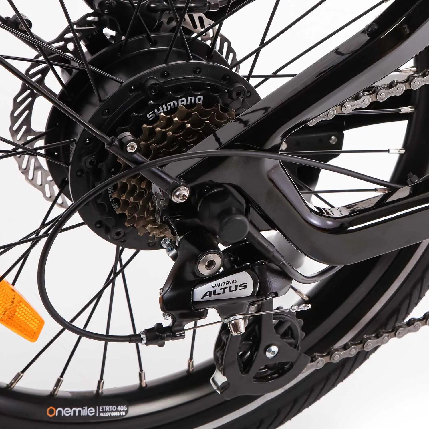 Onemile Nomad Ebike with 7-speed Shimano Altus derailleur – Reliable and precise gear shifting for every ride